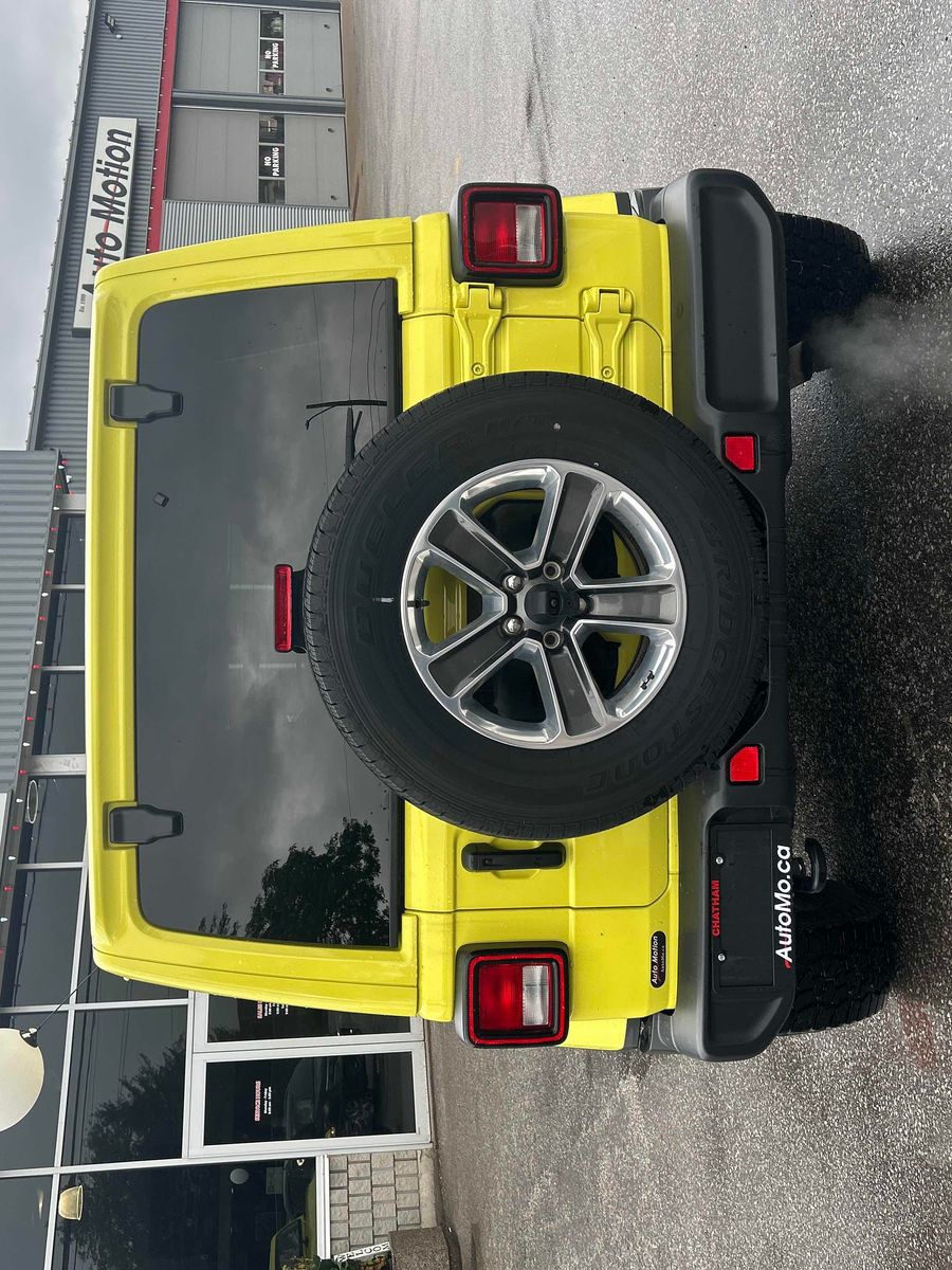 Jeep Wrangler 2023 — photo 2