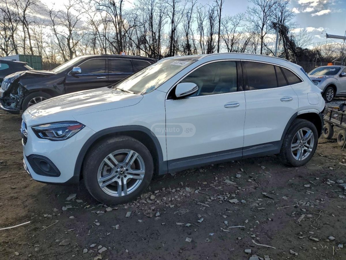 Mercedes-Benz GLA 250