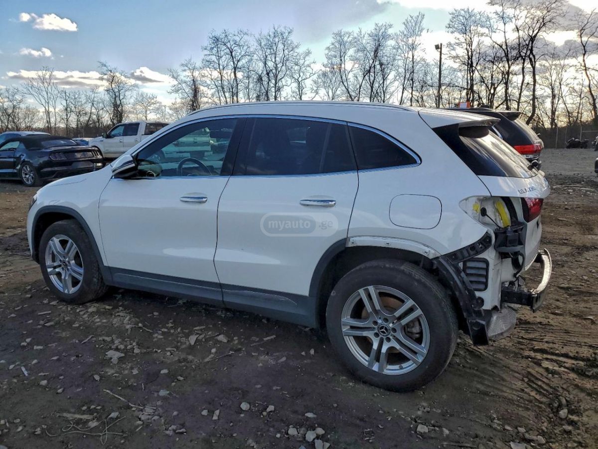 Mercedes-Benz GLA 250 2022 — photo 2