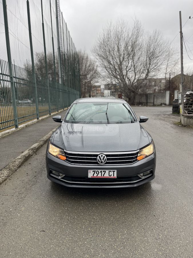 Volkswagen Passat 2018 — photo 2