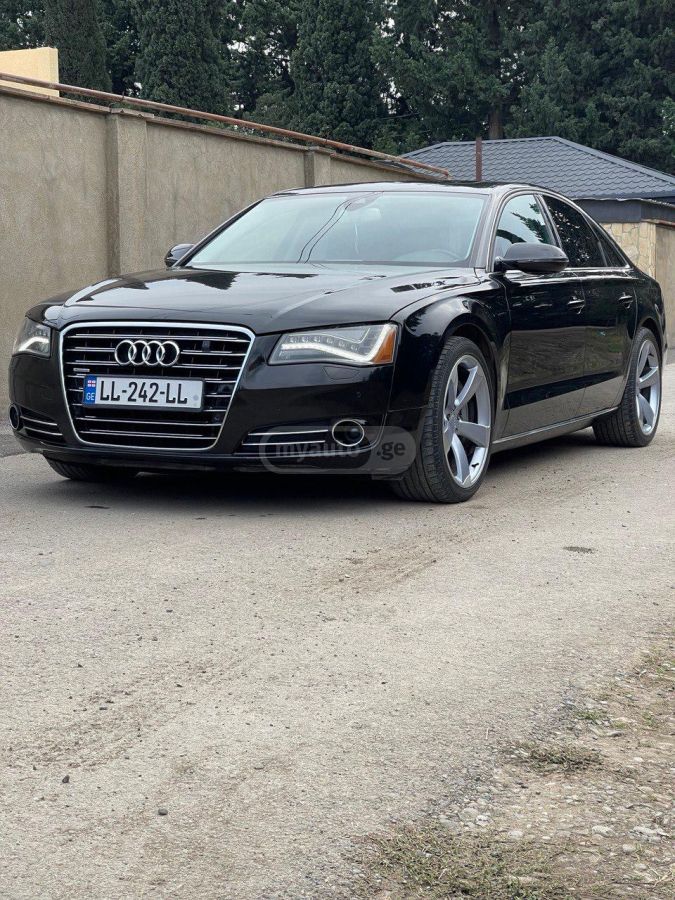 Audi A8 2011 — photo 2