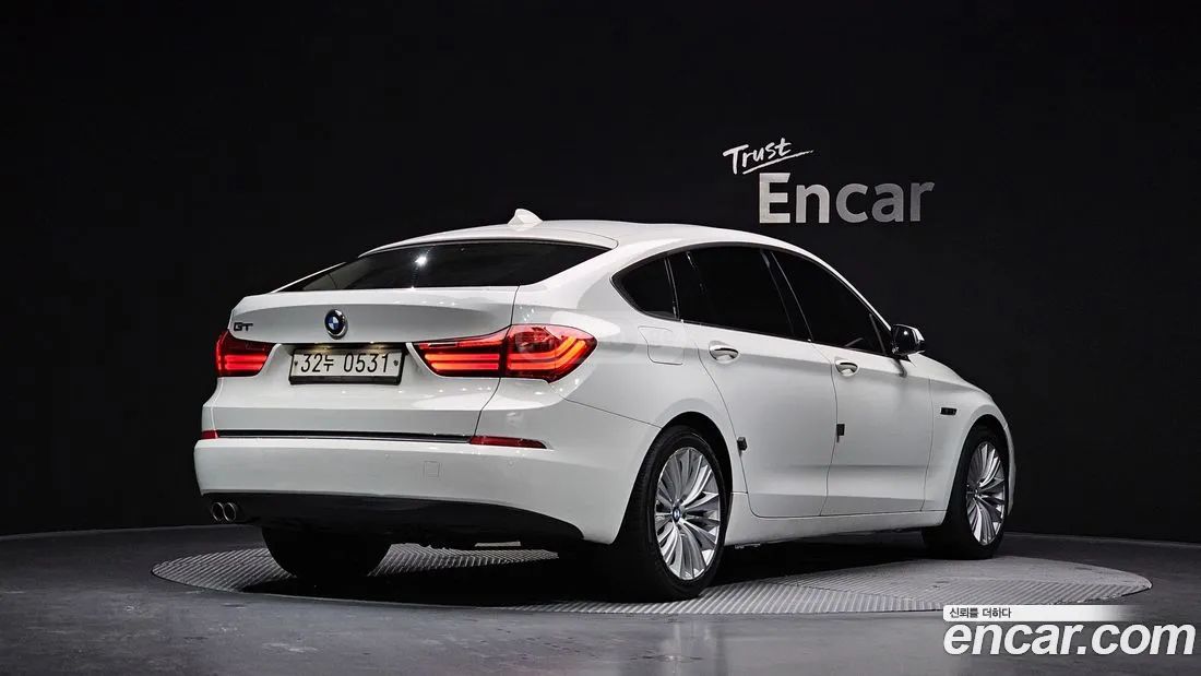 BMW 550 2016 — photo 2