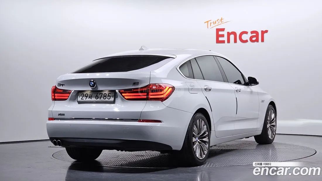 BMW 550 2016 — photo 2