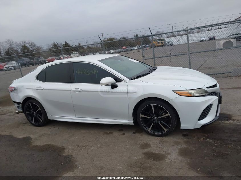 Toyota Camry 2020 — photo 2