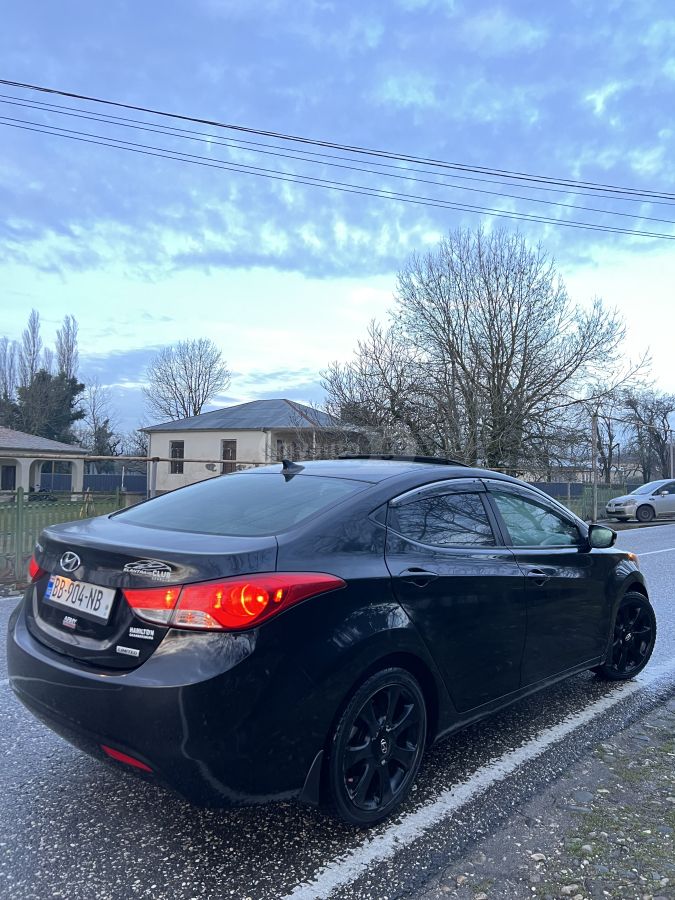 Hyundai Elantra 2012 — photo 2