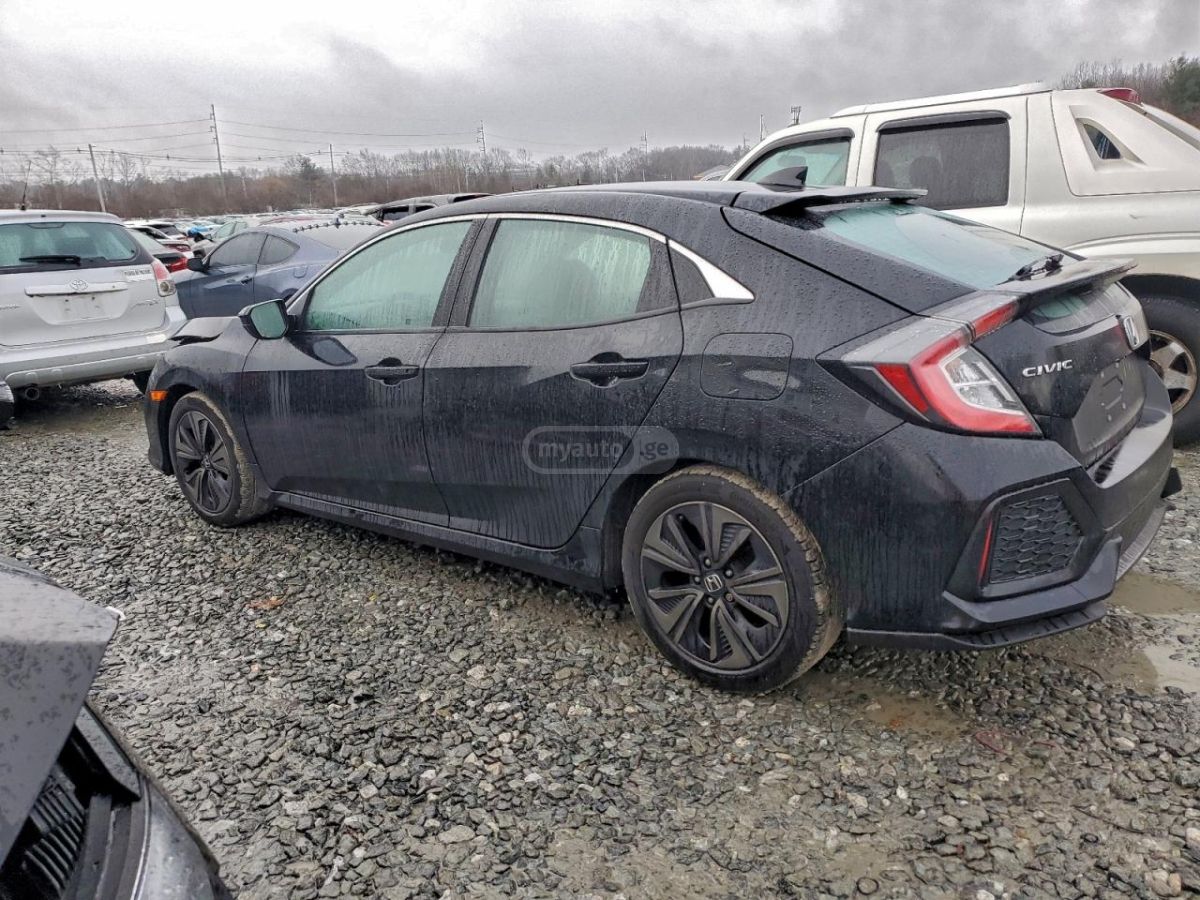 Honda Civic 2018 — photo 2