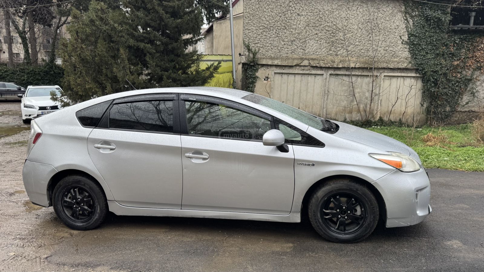 Toyota Prius 2012 — photo 2