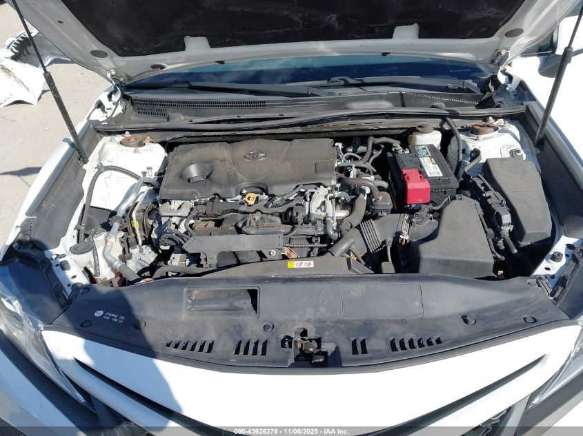 Toyota Camry 2019 — photo 2