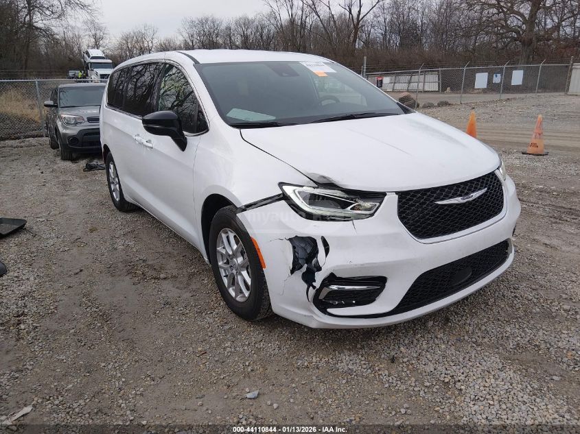 Chrysler Pacifica 2026 — photo 2
