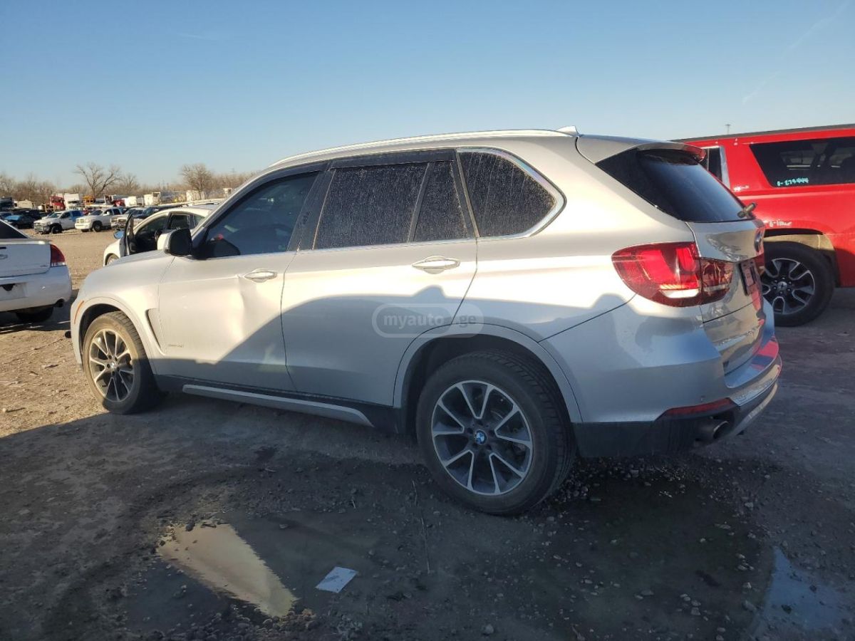 BMW X5 2017 — photo 2