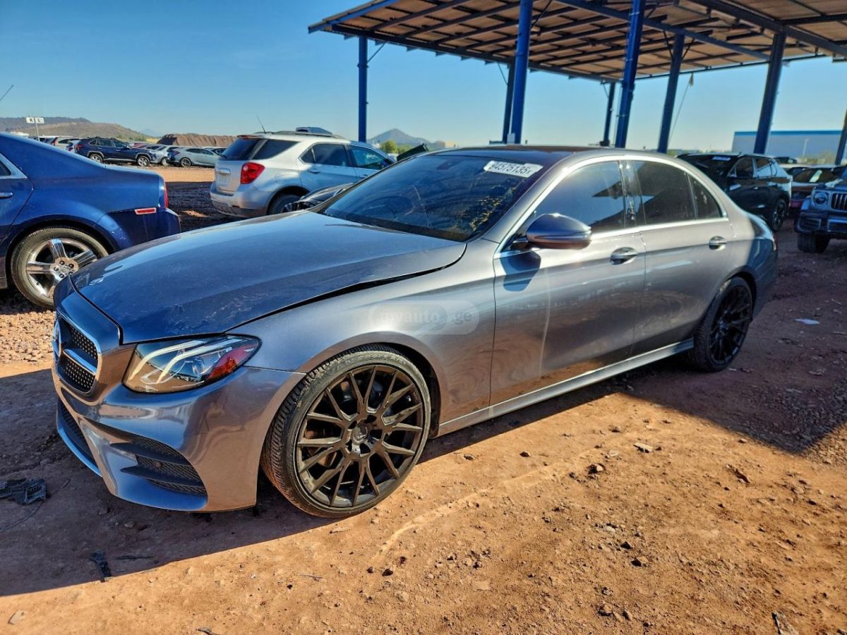 Mercedes-Benz E 300 2017 — photo 2