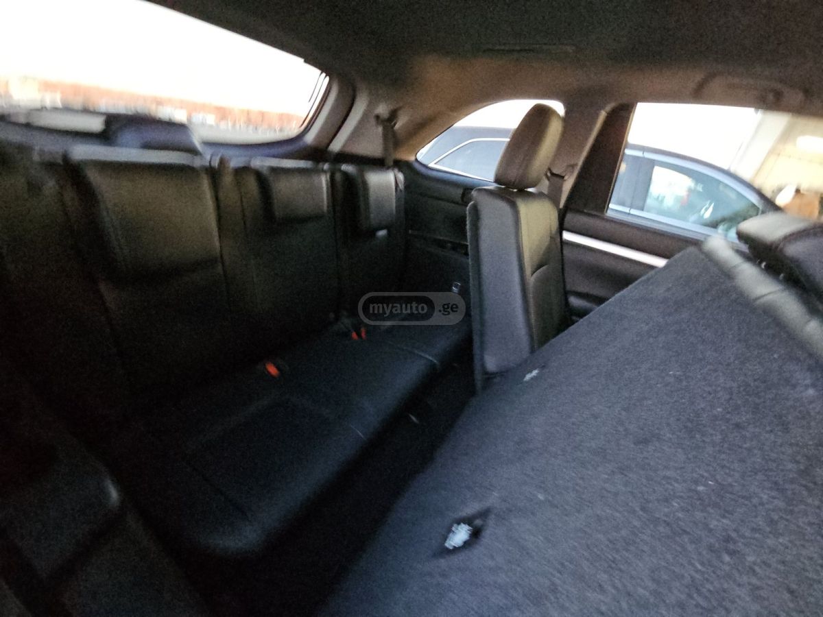 Toyota Highlander 2018 — photo 2