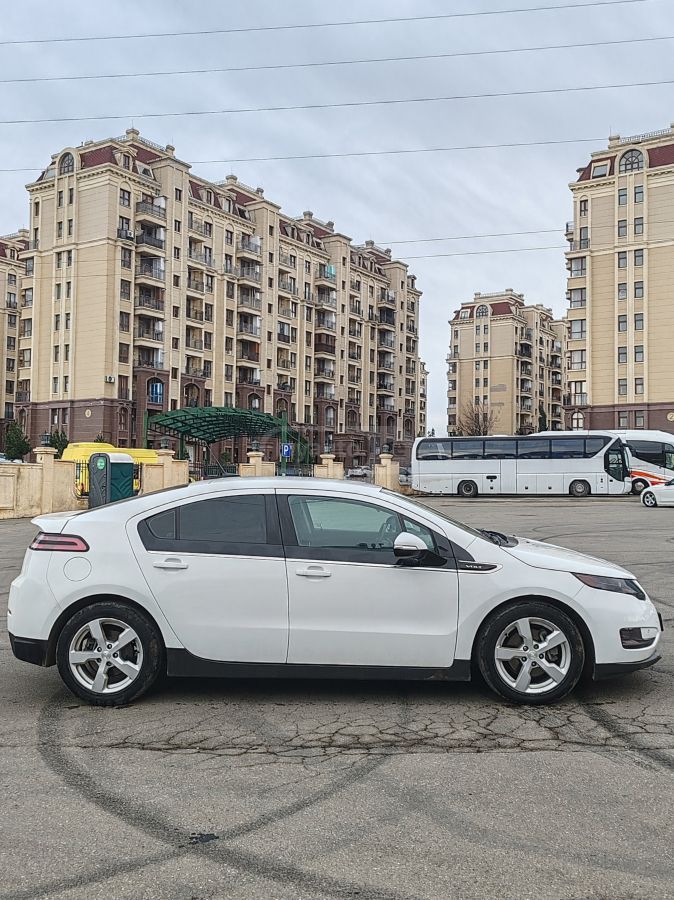 Chevrolet Volt 2014 — photo 2