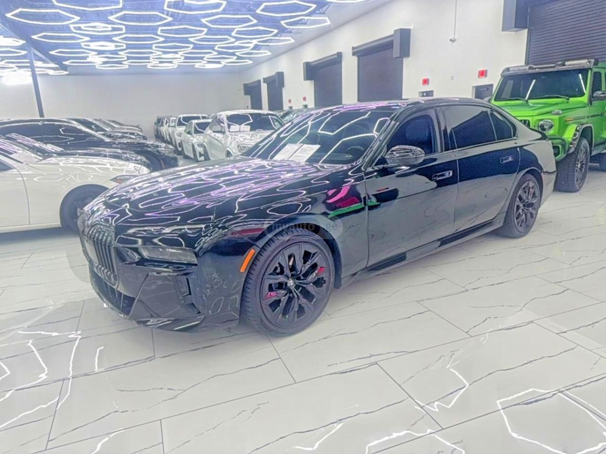 BMW 740 2023 — photo 2