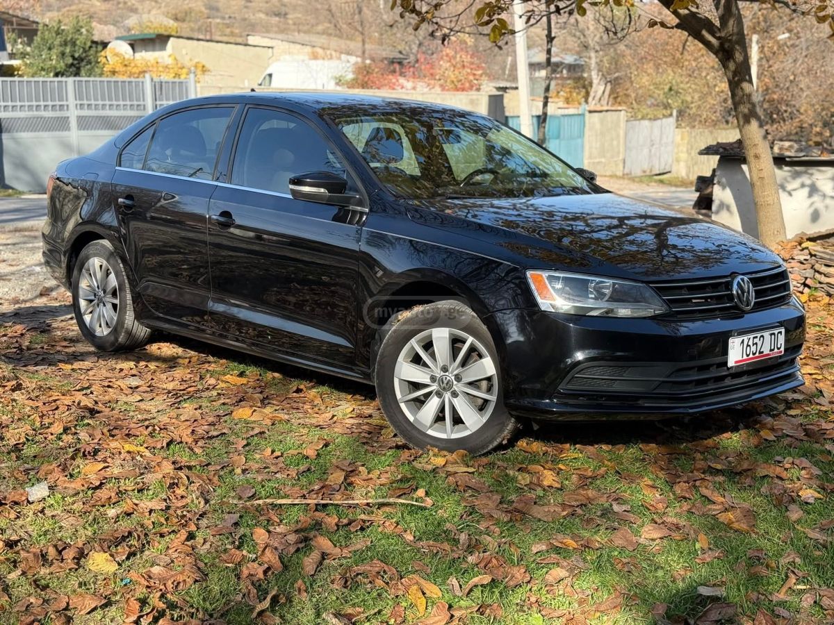 Volkswagen Jetta 2016 — photo 2