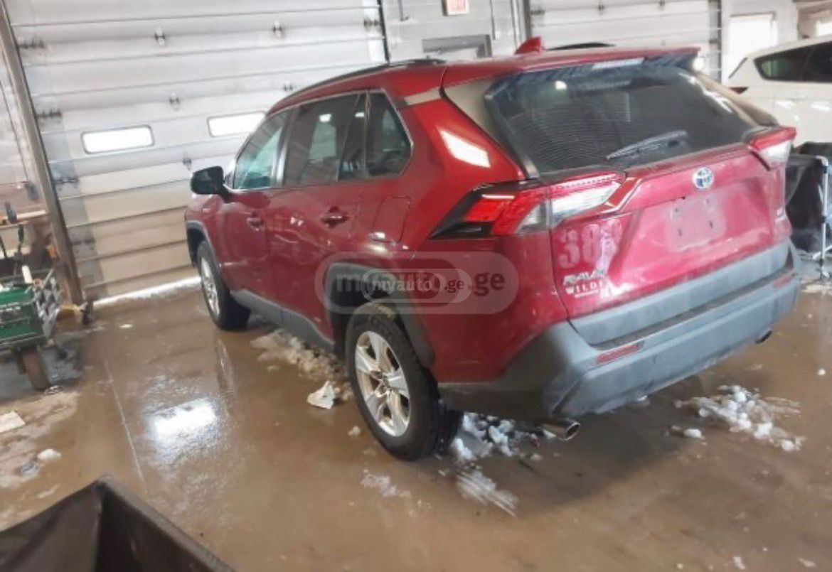 Toyota RAV4 2021 — photo 2