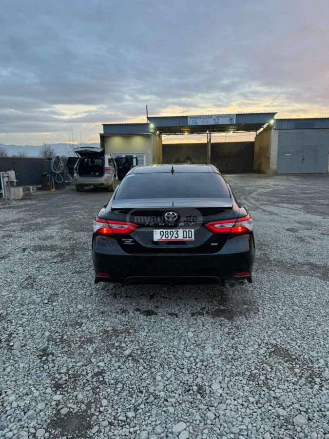 Toyota Camry 2019 — photo 2