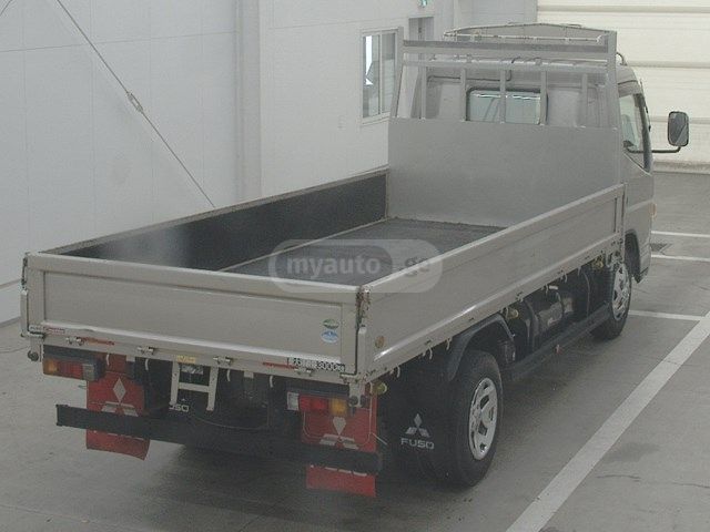 Mitsubishi Canter 2018 — photo 2