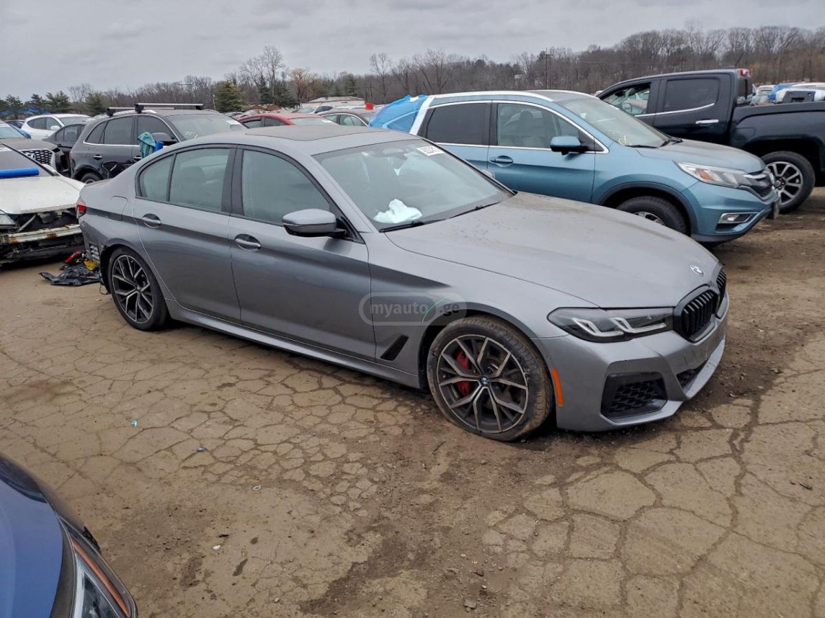 BMW M550 2023 — photo 2