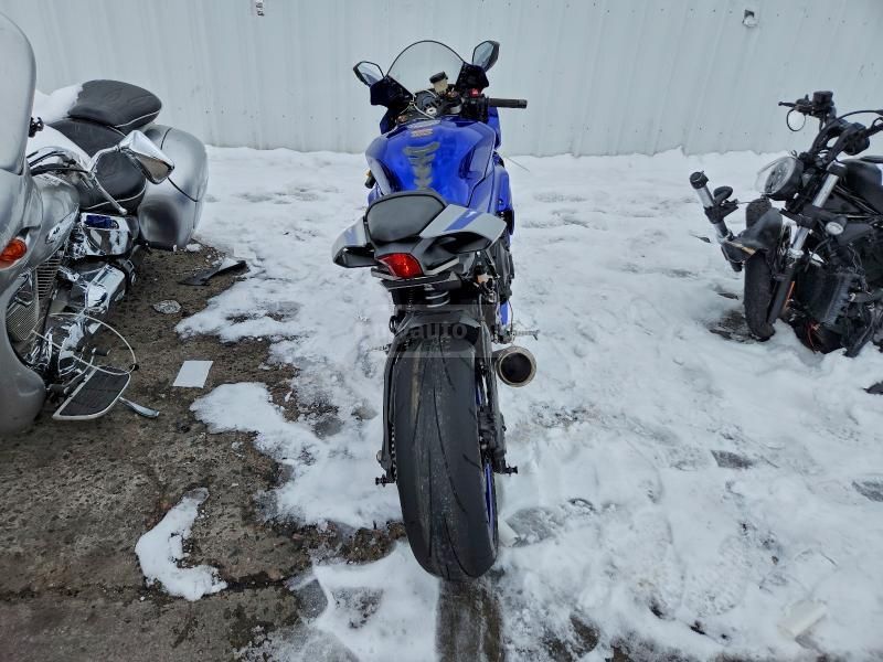Yamaha YZF-R 1 2020 — photo 2
