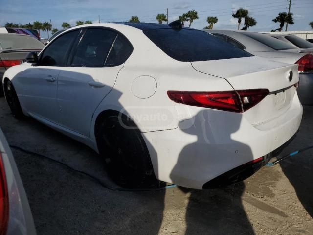 Alfa Romeo Giulia 2019 — photo 2