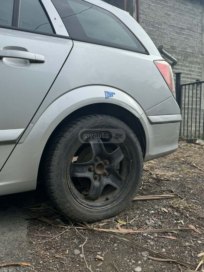 Opel Astra 2008 — photo 2