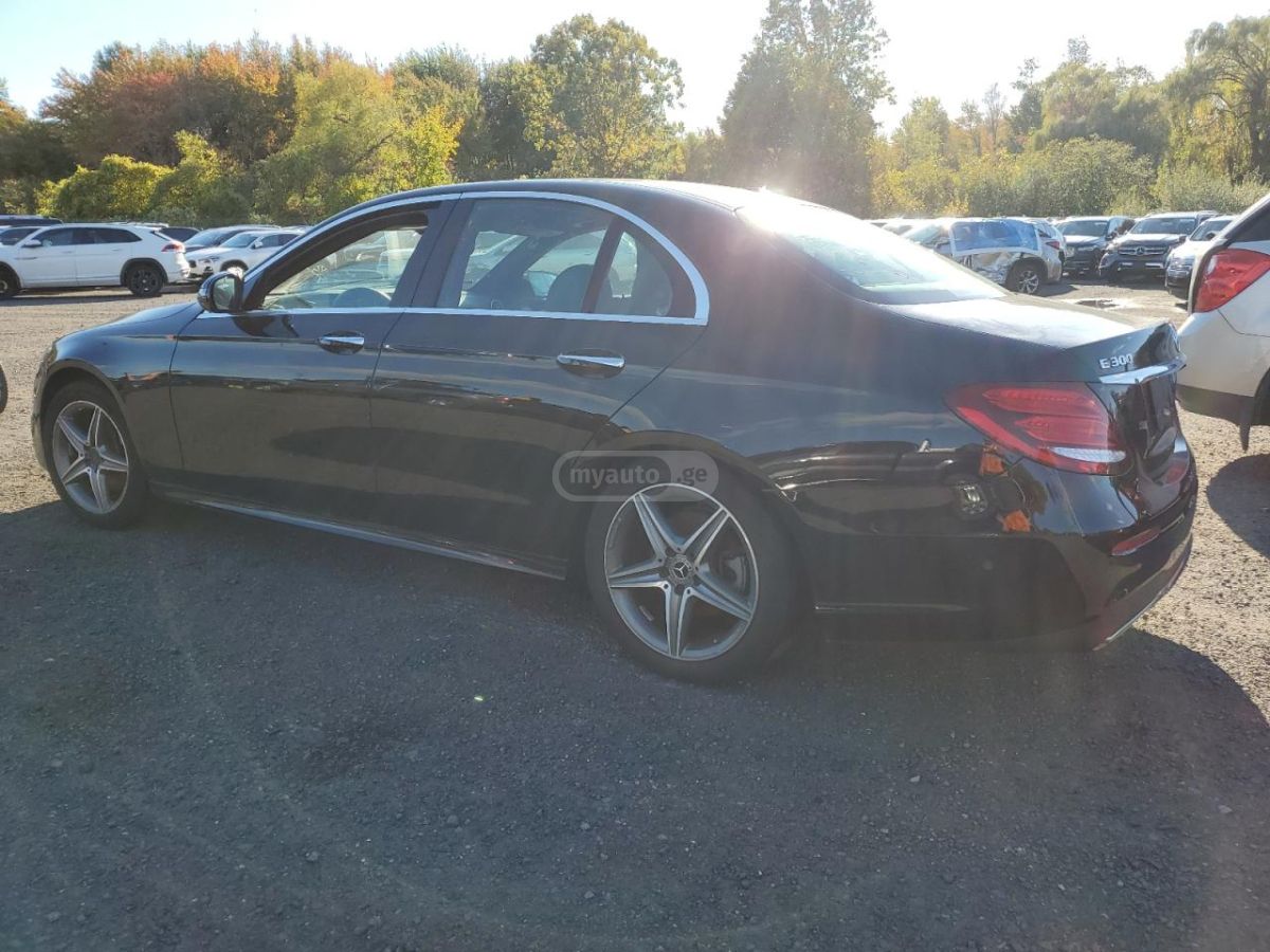 Mercedes-Benz E 300 2018 — photo 2