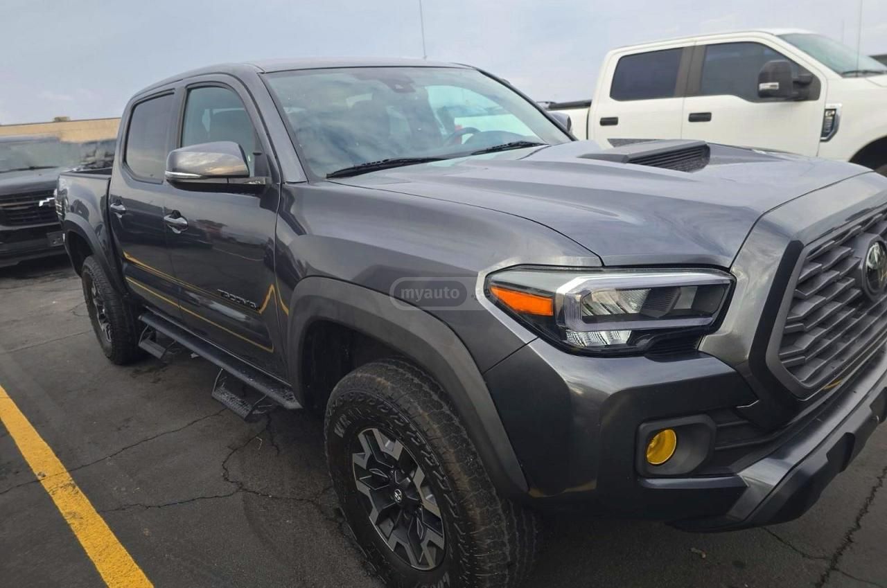 Toyota Tacoma 2023 — photo 2