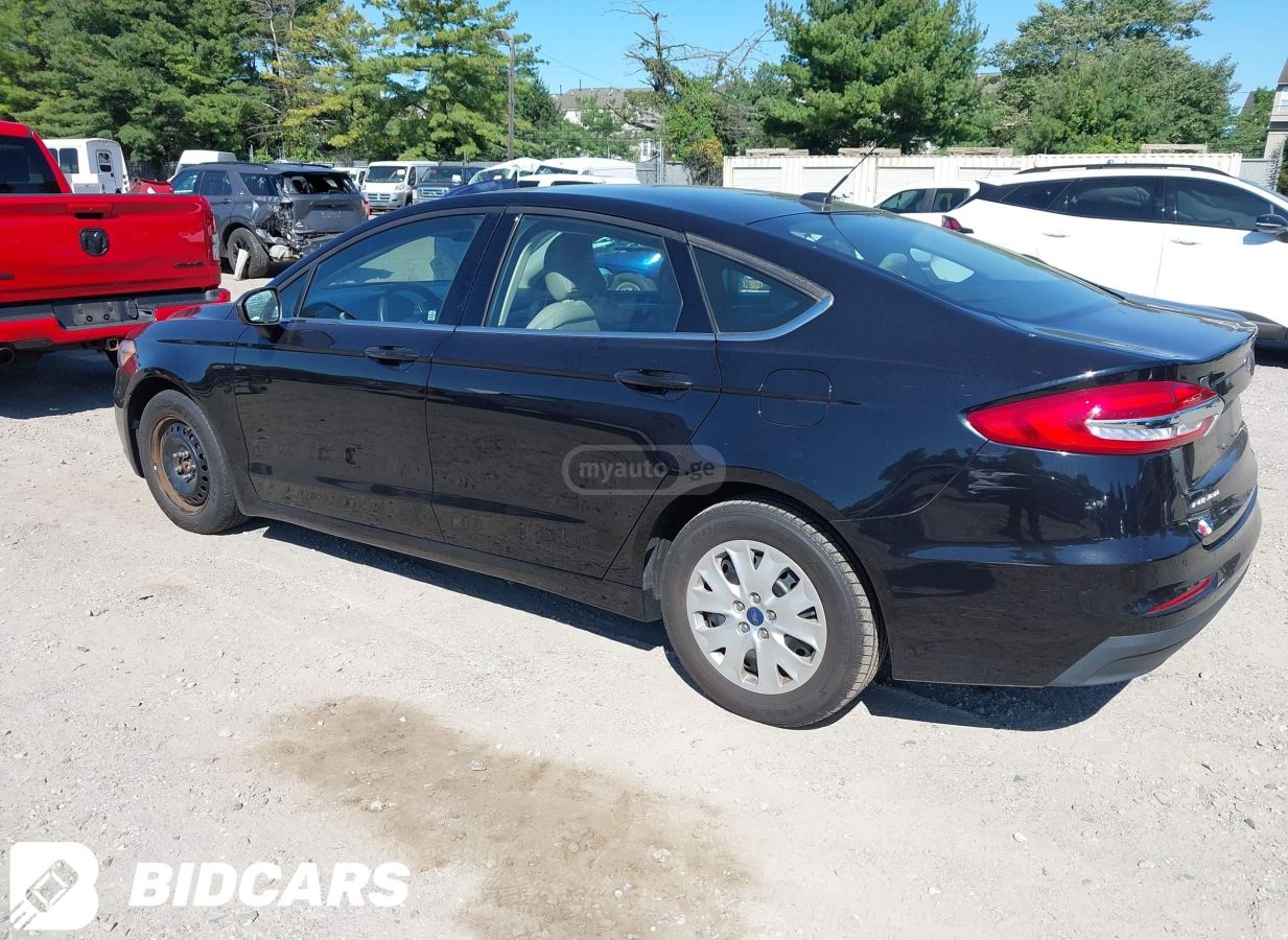 Ford Fusion 2019 — photo 2