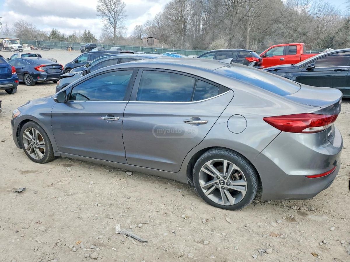 Hyundai Elantra 2017 — photo 2