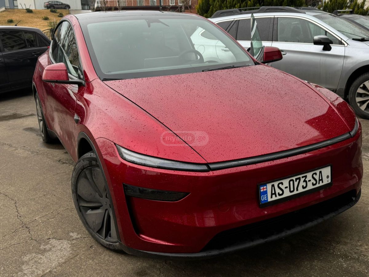 Tesla Model Y 2026 — photo 2
