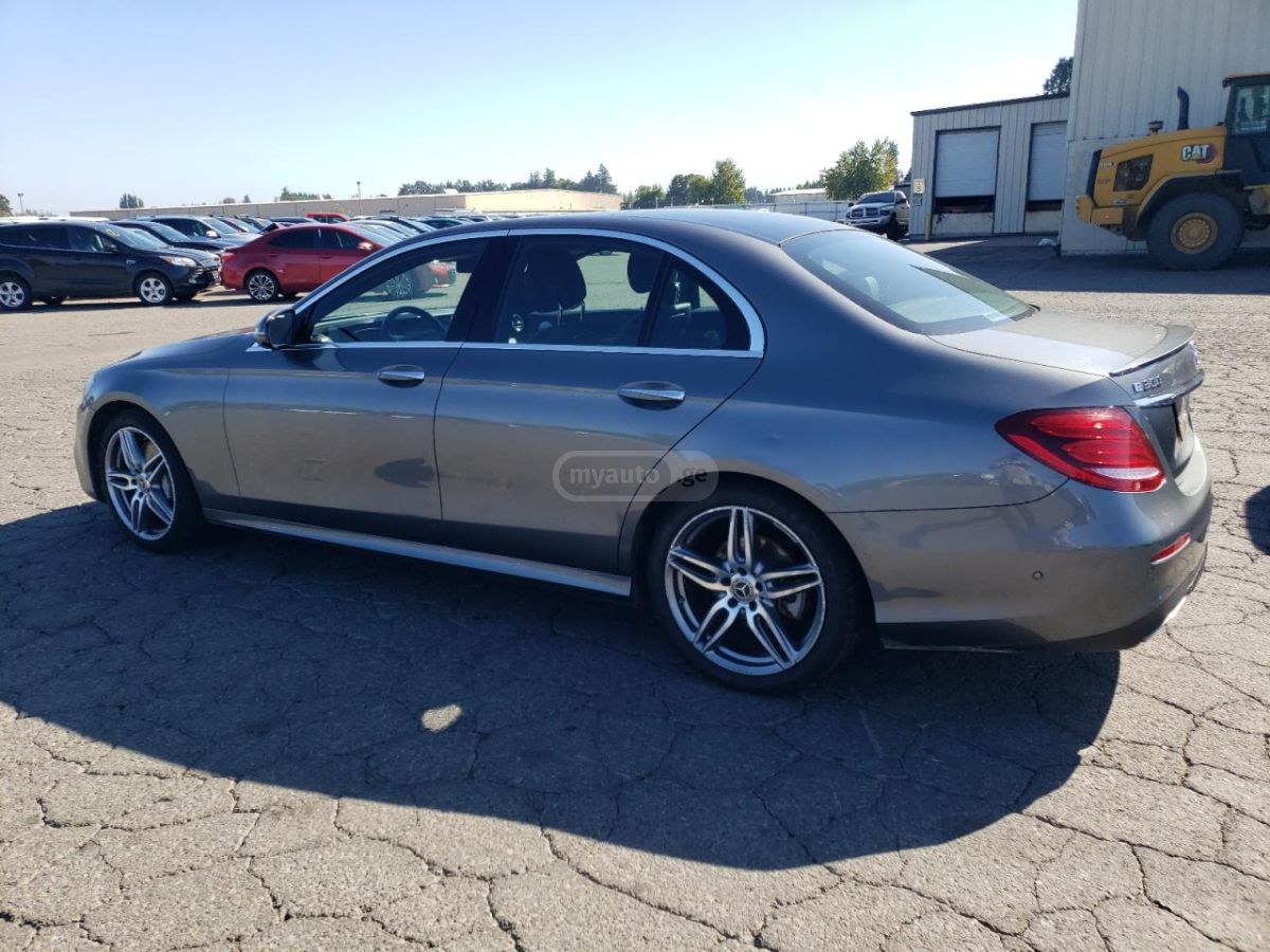Mercedes-Benz E 300 2018 — photo 2