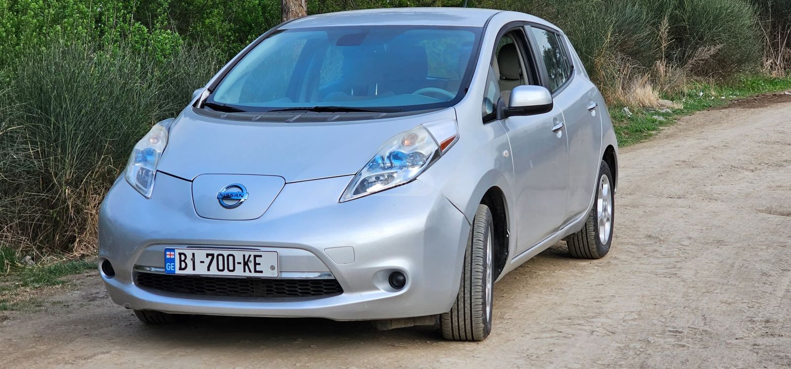Nissan Leaf 2012 — photo 2