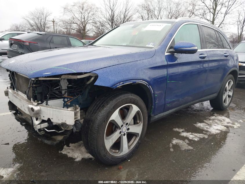 Mercedes-Benz C 300 2017 — photo 2