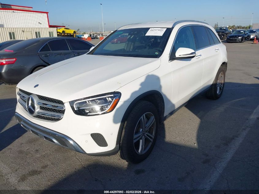 Mercedes-Benz C 300 2022 — photo 2