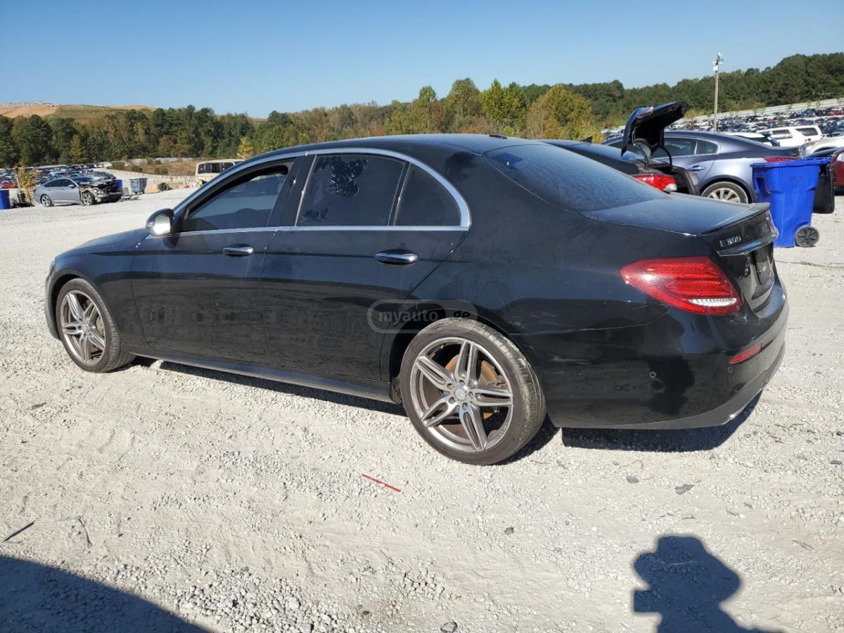 Mercedes-Benz E 300 2017 — photo 2