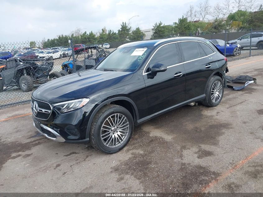 Mercedes-Benz C 300 2024 — photo 2