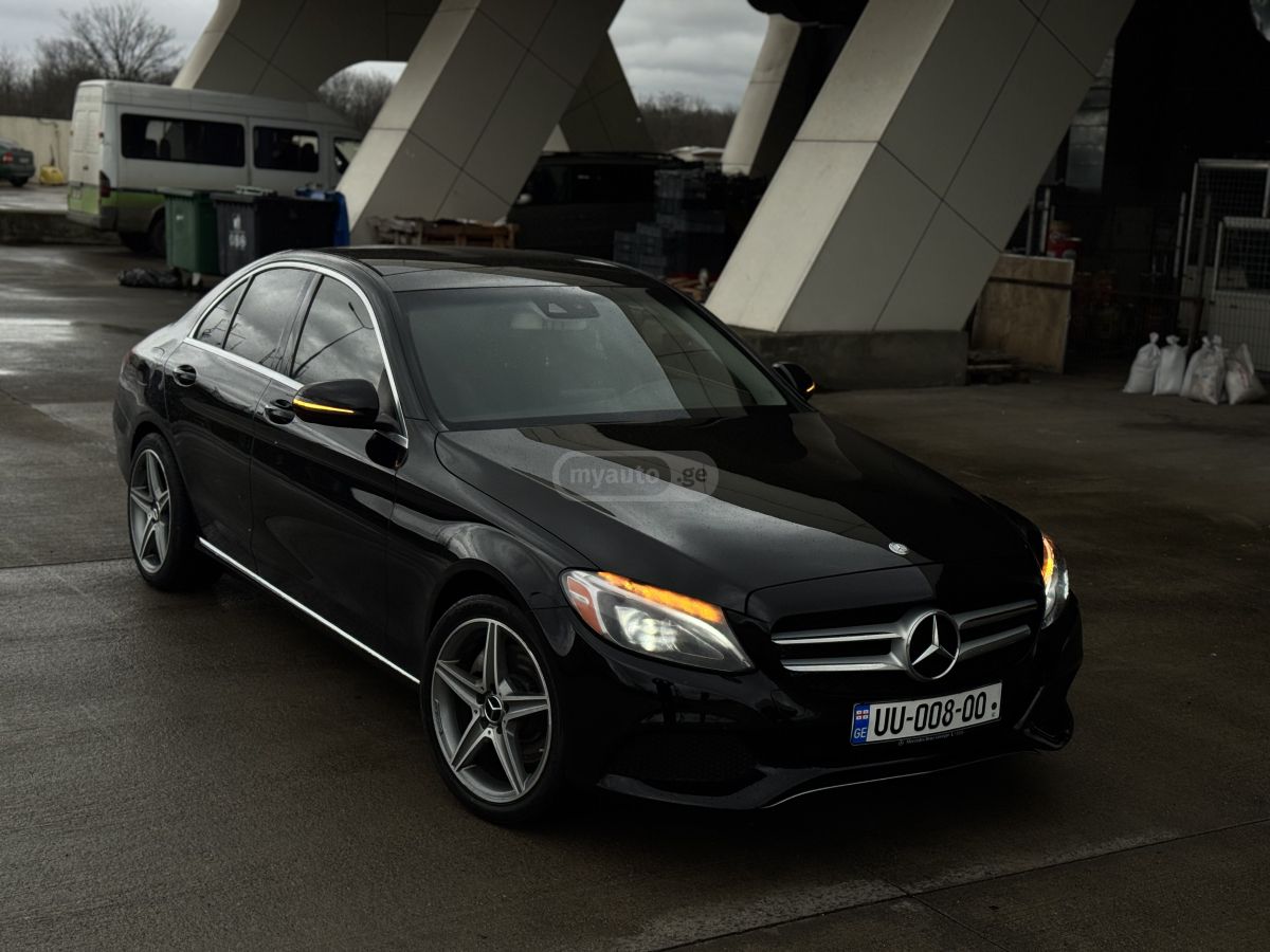 Mercedes-Benz C 300 2016 — photo 2