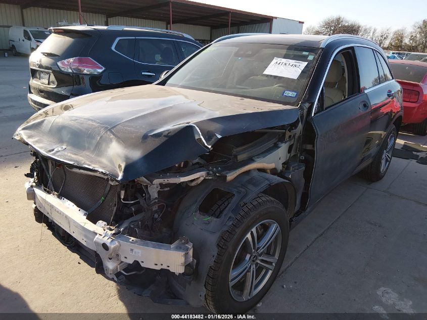 Mercedes-Benz C 300 2022 — photo 2