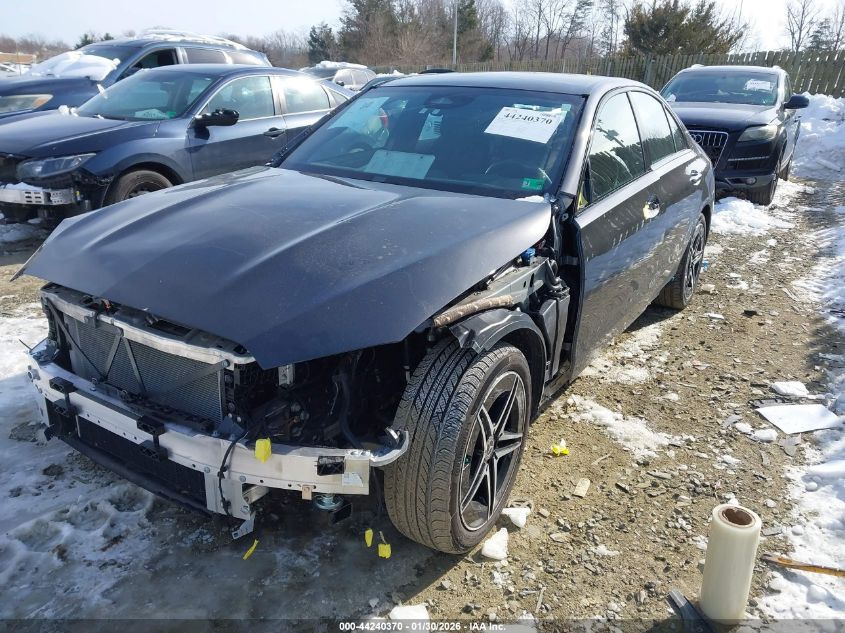 Mercedes-Benz C 300 2023 — photo 2