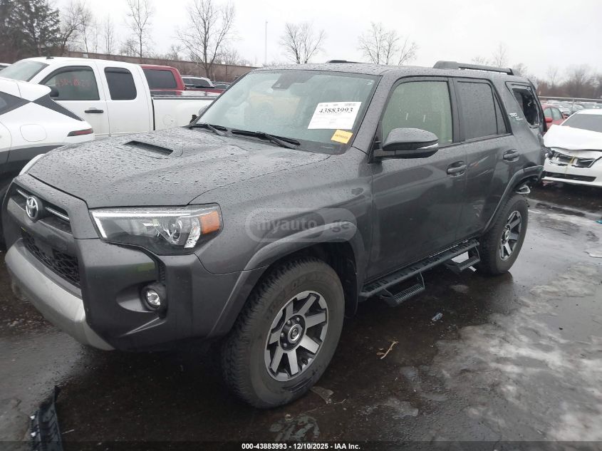 Toyota 4Runner 2023 — photo 2