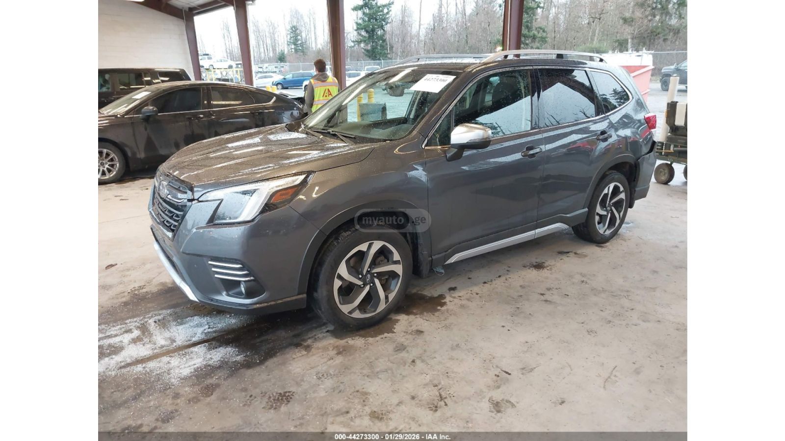 Subaru Forester 2023 — photo 2