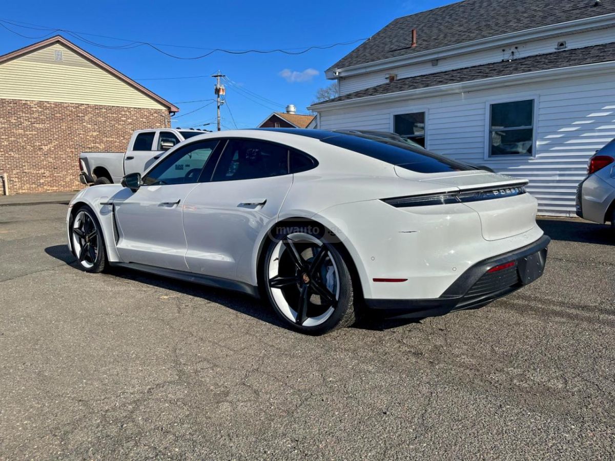 Porsche Taycan 4 S 2020 — photo 2