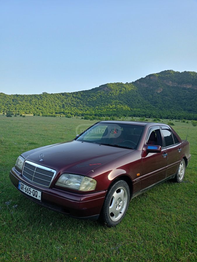 Mercedes-Benz C 180