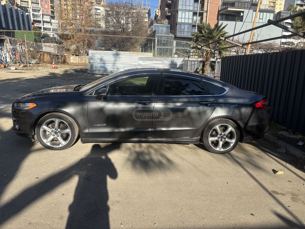 Ford Fusion 2015 — photo 2