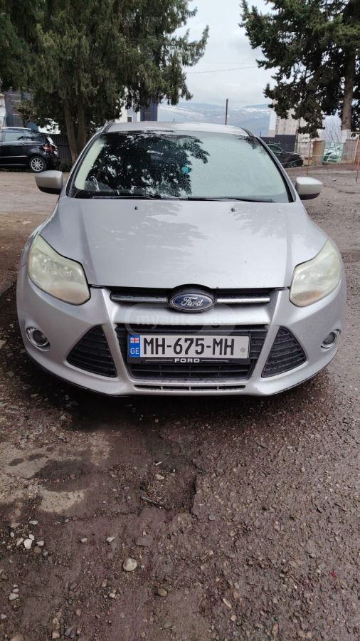 Ford Focus 2012 — photo 2