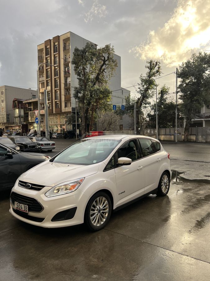 Ford C-Max 2018 — photo 2