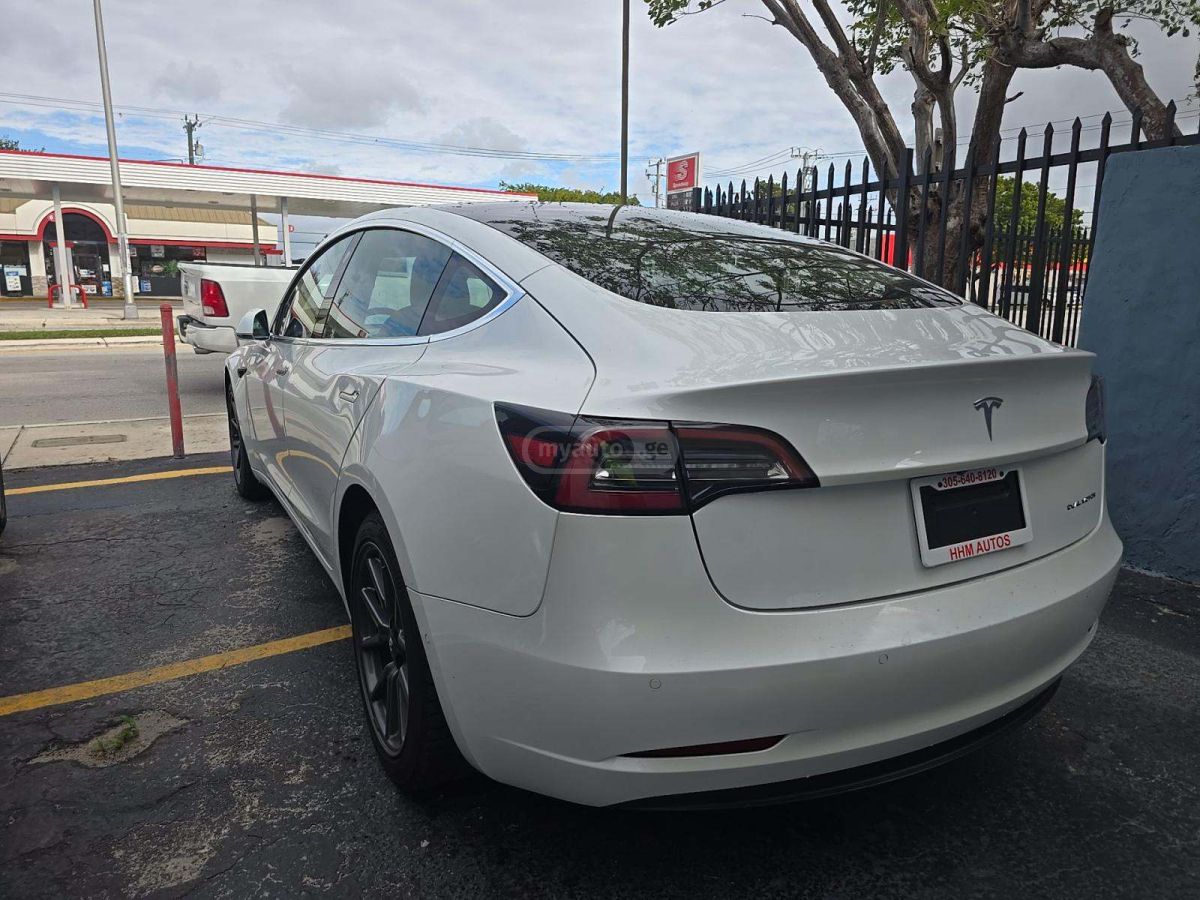 Tesla Model 3 2020 — photo 2