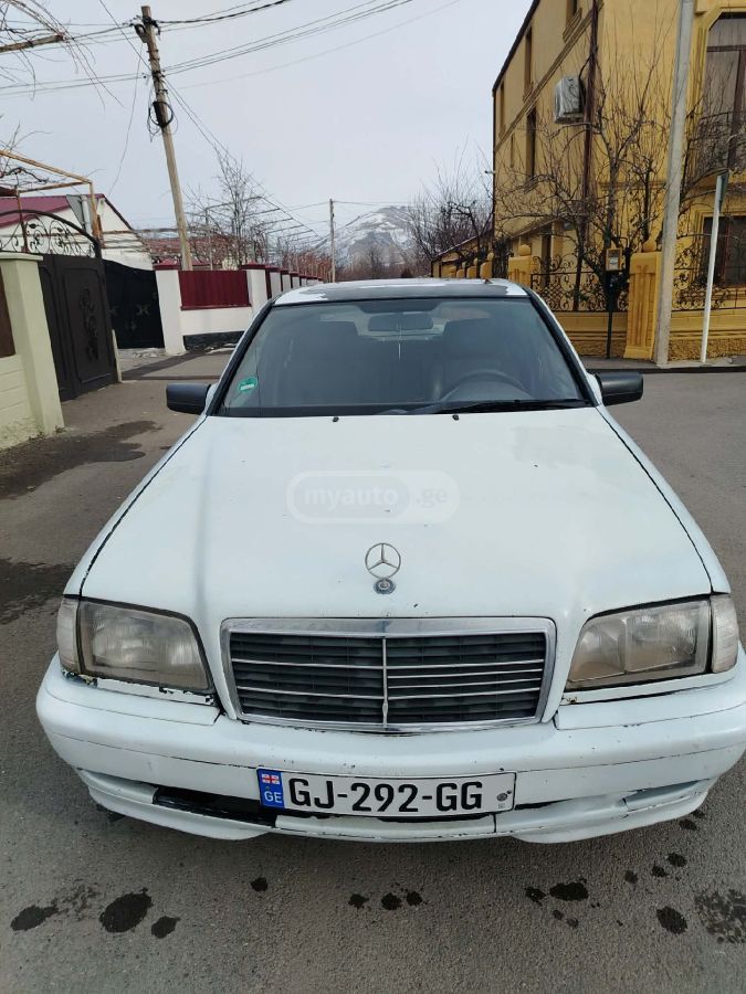 Mercedes-Benz C 180