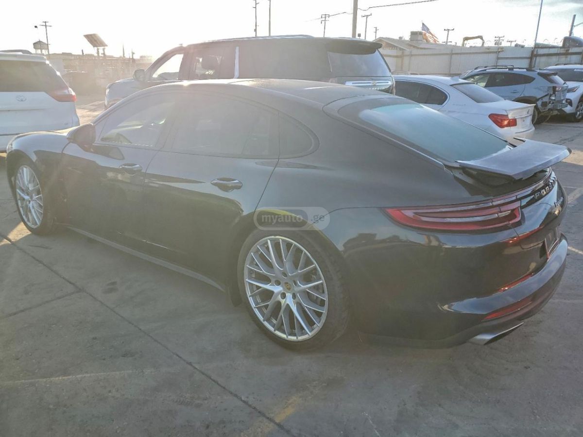 Porsche Panamera 2017 — photo 2